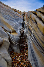 Load image into Gallery viewer, Rock Divided